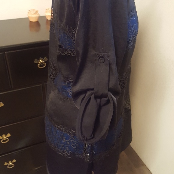 BCBG lace and satin blouse - Picture 2 of 3